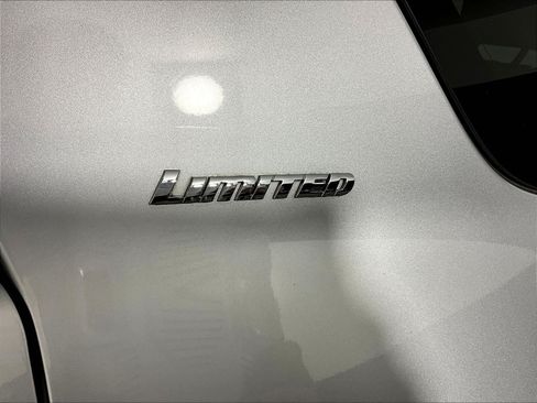 Used 2016 Toyota 4Runner Limited AWD/4WD image 22