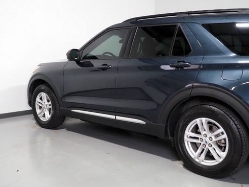 Used 2022 Ford Explorer XLT image 48