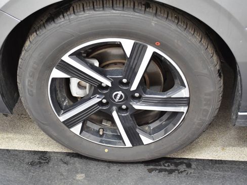 Used 2024 Nissan Sentra SV image 32