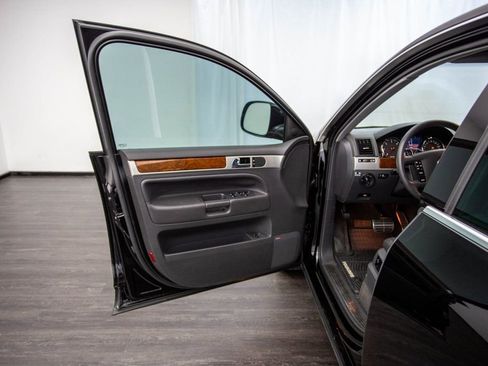 Used 2008 Volkswagen Touareg V10 TDI image 16