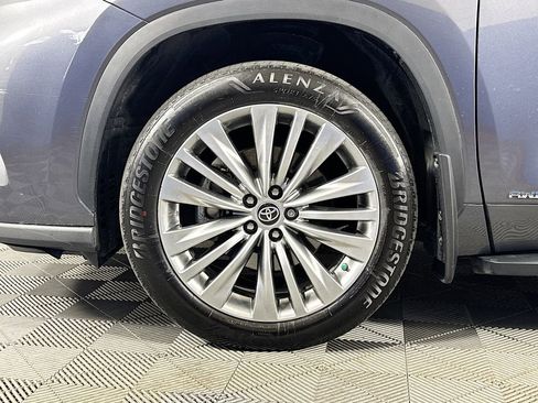 Used 2023 Toyota Highlander Platinum image 32