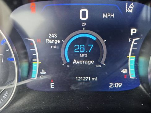 Used 2019 Chrysler Pacifica Touring Plus w/ Advanced Safetytec Group FWD image 7