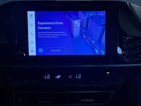 Certified 2025 Toyota Camry SE image 11