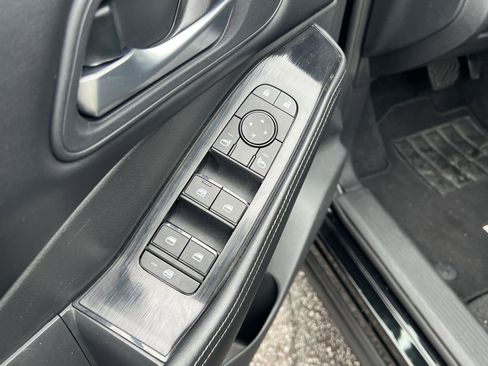 Used 2024 Nissan Rogue SV AWD/4WD image 14