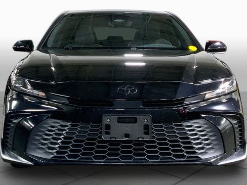 Used 2025 Toyota Camry SE w/ Convenience Package AWD/4WD image 4