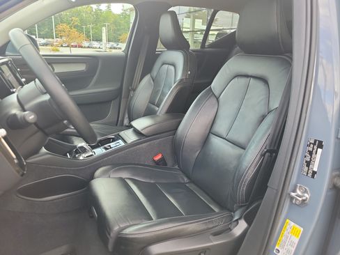 Used 2022 Volvo XC40 T5 Inscription w/ Climate Package AWD/4WD image 4