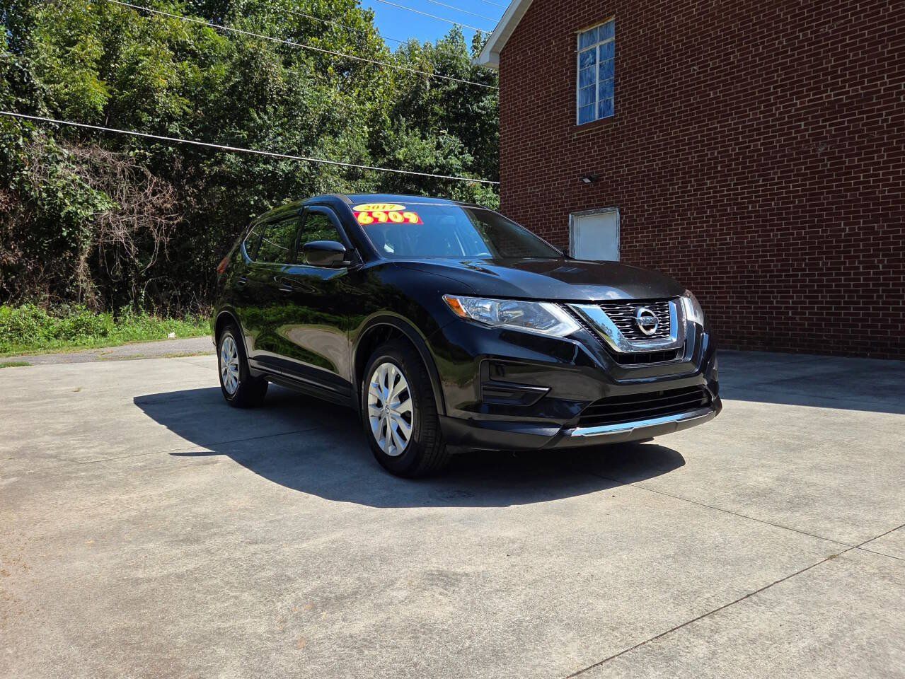 Used 2017 Nissan Rogue S FWD image 3