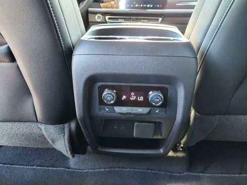 New 2026 Chevrolet Traverse RS image 12