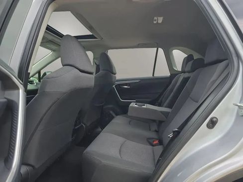Used 2019 Toyota RAV4 XLE FWD image 36
