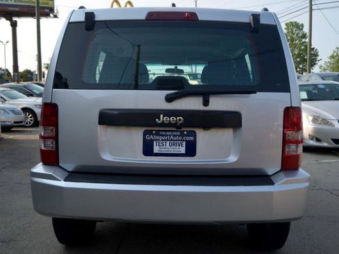 Used 2012 Jeep Liberty Sport image 9