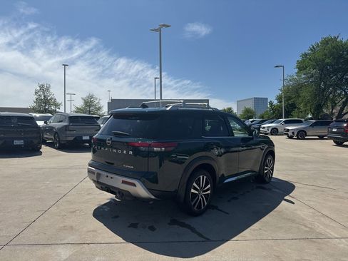 Used 2024 Nissan Pathfinder Platinum w/ Cargo Package image 5