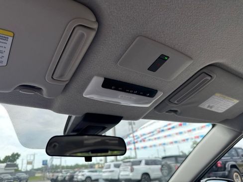 Used 2024 Nissan Kicks SV FWD image 18