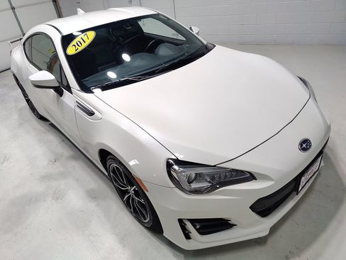 Used 2017 Subaru BRZ Limited RWD image 2