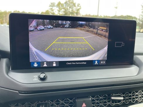 Used 2024 Honda Accord Sport image 11