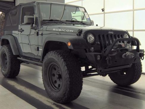 Used 2017 Jeep Wrangler Rubicon w/ Connectivity Group image 2