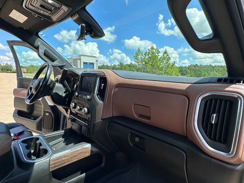 Used 2022 Chevrolet Silverado 3500 High Country AWD/4WD image 27