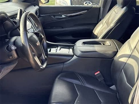 Used 2016 Cadillac Escalade Platinum image 12