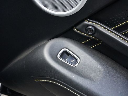 Used 2020 Aston Martin V8 Vantage Coupe RWD image 37