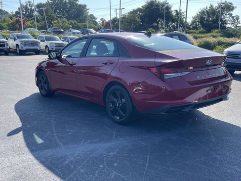 Used 2022 Hyundai Elantra SEL FWD image 5