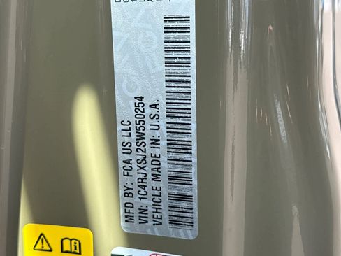 Used 2025 Jeep Wrangler Unlimited Rubicon 392 image 34