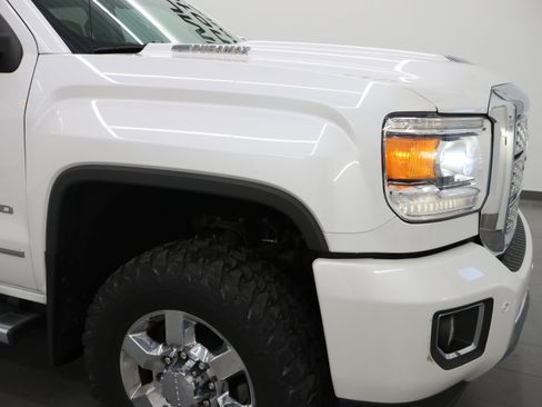 Used 2019 GMC Sierra 3500 Denali w/ Duramax Plus Package AWD/4WD image 23