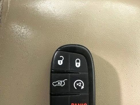 Used 2018 Dodge Durango Citadel w/ Technology Group AWD/4WD image 17