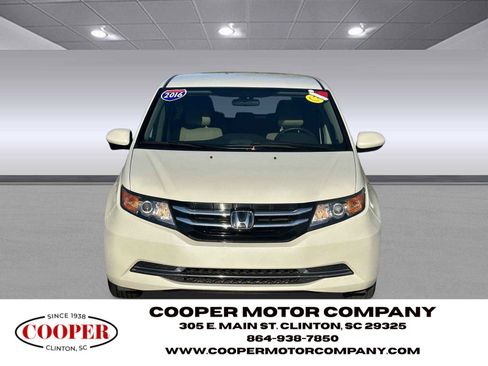 Used 2016 Honda Odyssey SE image 2