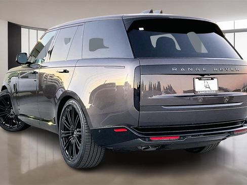 New 2025 Land Rover Range Rover SE image 3