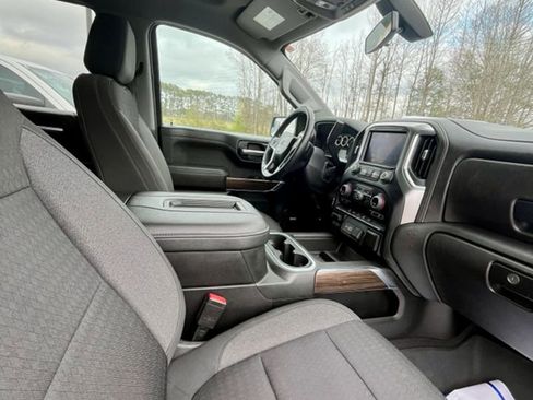 Used 2022 Chevrolet Silverado 1500 LT Trail Boss w/ Convenience Package II image 9