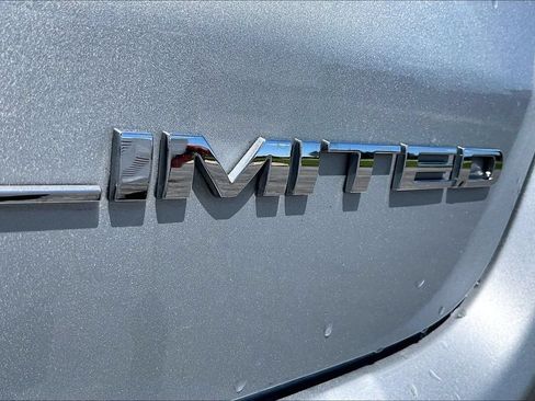Used 2025 Jeep Compass Limited AWD/4WD image 8