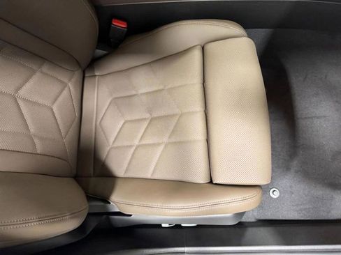 New 2026 BMW 530i xDrive w/ Premium Package AWD/4WD image 18