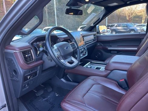 Used 2023 Ford Expedition Limited image 6