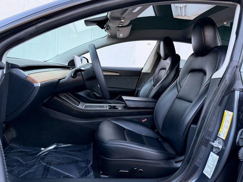 Used 2023 Tesla Model 3 Standard Range image 17