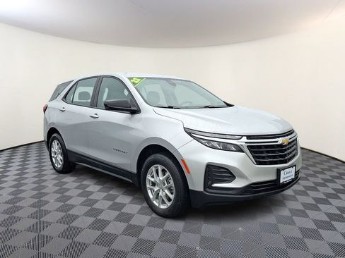 Used 2022 Chevrolet Equinox LS AWD/4WD image 1