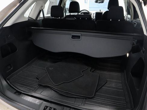 Certified 2021 Ford Edge SE image 12