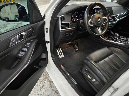 Used 2022 BMW X7 xDrive40i w/ M Sport Package AWD/4WD image 23