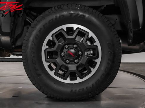 Used 2025 Toyota Tacoma TRD Off-Road image 19