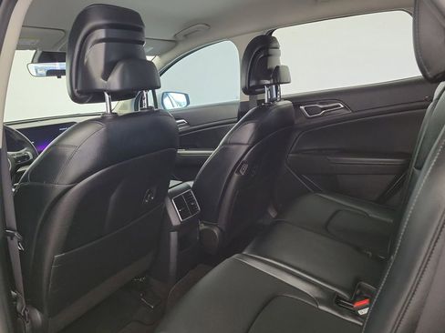 Used 2023 Kia Sportage EX FWD image 13
