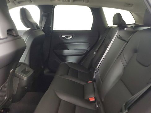 Certified 2025 Volvo XC60 B5 Core image 14