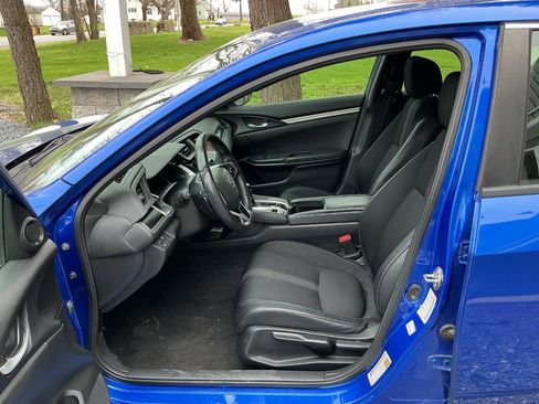 Used 2019 Honda Civic Sport image 11