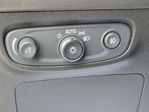 Used 2021 Buick Encore GX Essence w/ Advanced Technology Package image 32