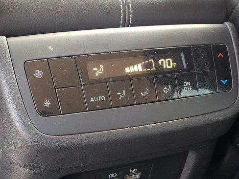 Used 2025 Nissan Pathfinder SV AWD/4WD image 12