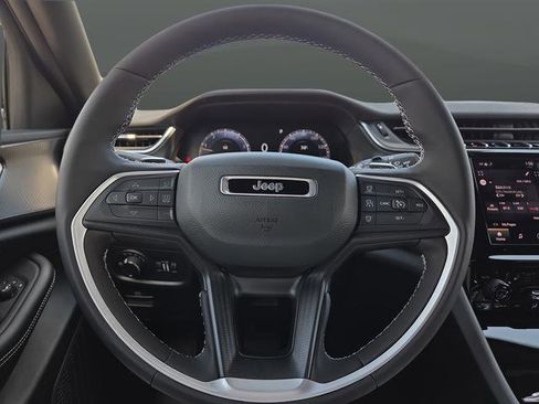 New 2025 Jeep Grand Cherokee Altitude image 16