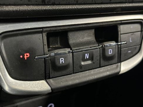 Used 2024 GMC Terrain SLE image 24