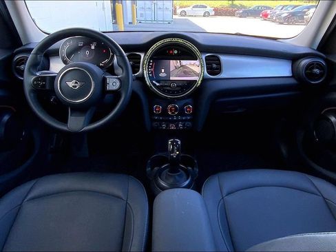 Certified 2024 MINI Cooper 4-Door Hardtop FWD image 17