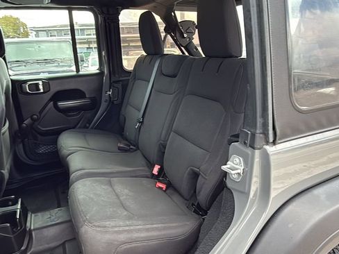 Used 2020 Jeep Wrangler Unlimited Sport image 21