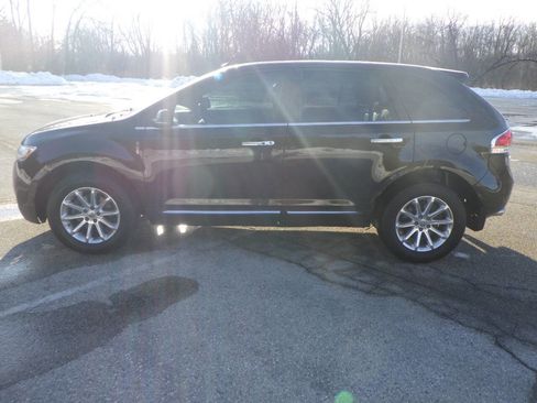 Used 2014 Lincoln MKX Base AWD 4dr SUV w/ Equipment Group 101A image 2