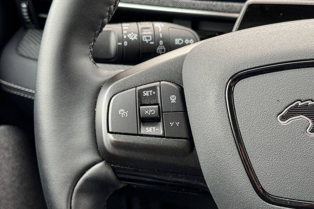 Used 2025 Ford Mustang Mach-E Premium AWD/4WD image 28