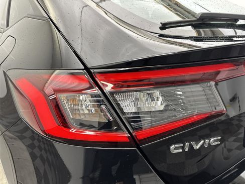 Used 2023 Honda Civic Sport image 19