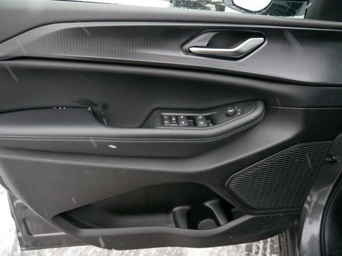 Used 2024 Jeep Grand Cherokee Altitude image 9